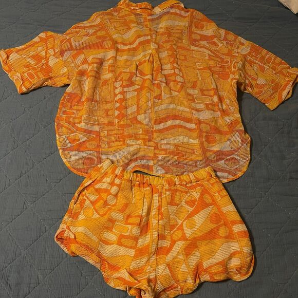 UO out from under Beach Boardwalk Shorts and Buttondown Top Size M - Picture 6 of 9